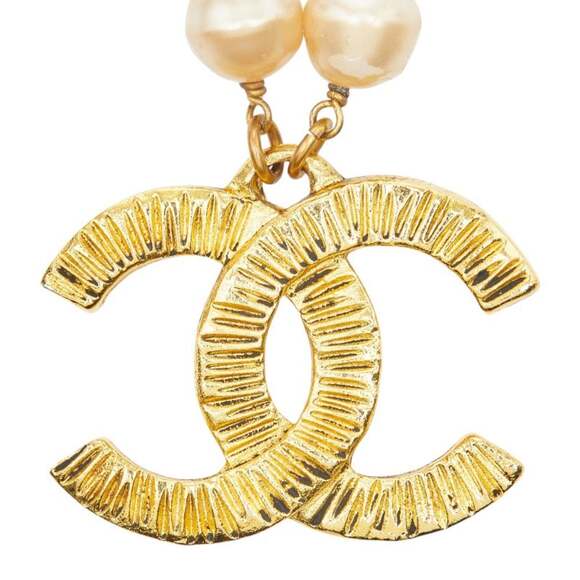 CHANEL Gold Pearl Logo Necklace - Picture 2 of 7